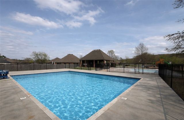 3907 W Mountain View Drive, Fayetteville, AR 72704