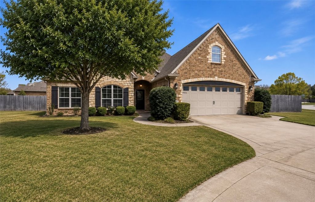 3907 W Mountain View Drive, Fayetteville, AR 72704
