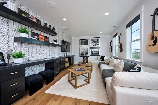 3370 N Del Sol Way, Star, ID 83669