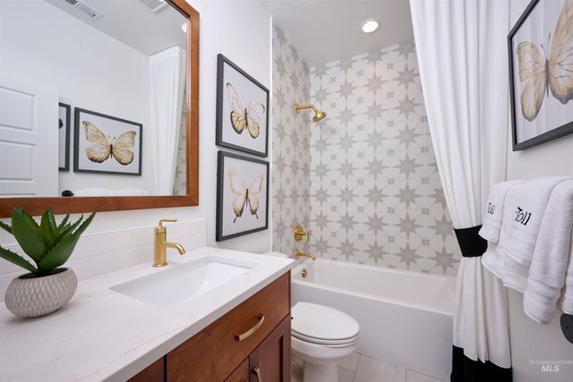 3370 N Del Sol Way, Star, ID 83669