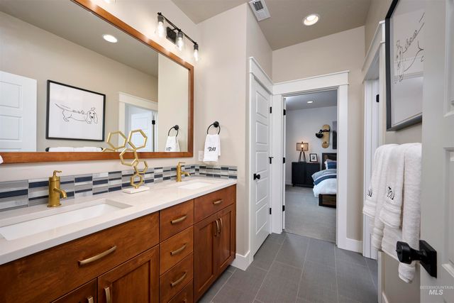 3370 N Del Sol Way, Star, ID 83669