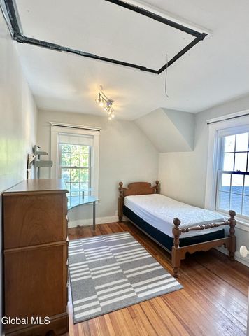 135 Western Parkway, Schenectady, NY 12304