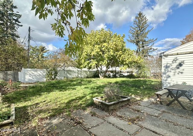 135 Western Parkway, Schenectady, NY 12304