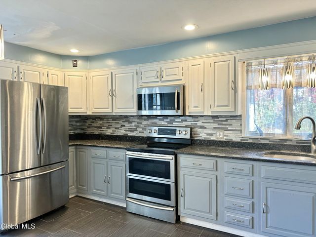 135 Western Parkway, Schenectady, NY 12304