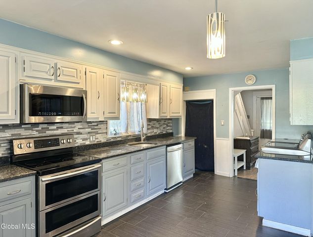 135 Western Parkway, Schenectady, NY 12304