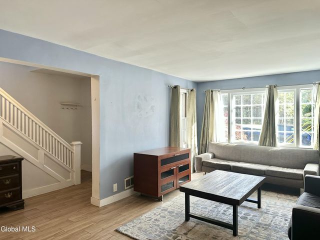 135 Western Parkway, Schenectady, NY 12304