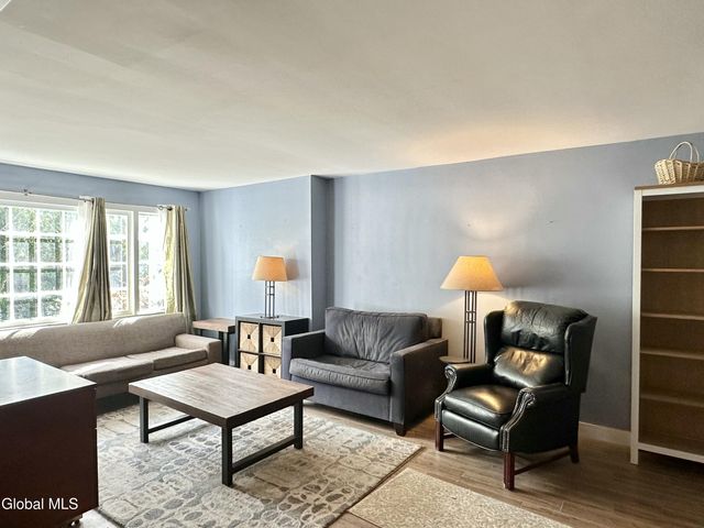 135 Western Parkway, Schenectady, NY 12304