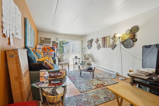 7443 Washington Street 307, Forest Park, IL 60130