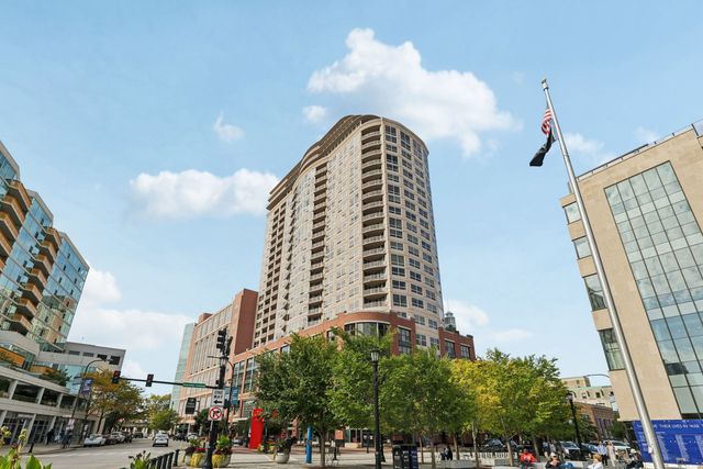 807 Davis Street 403, Evanston, IL 60201