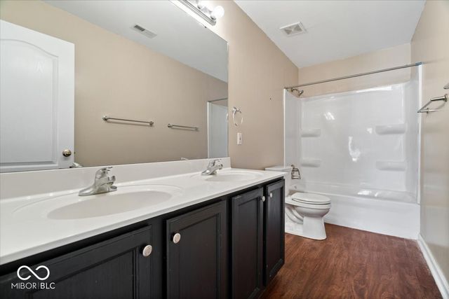 9932 Parkshore Drive, Fishers, IN 46038