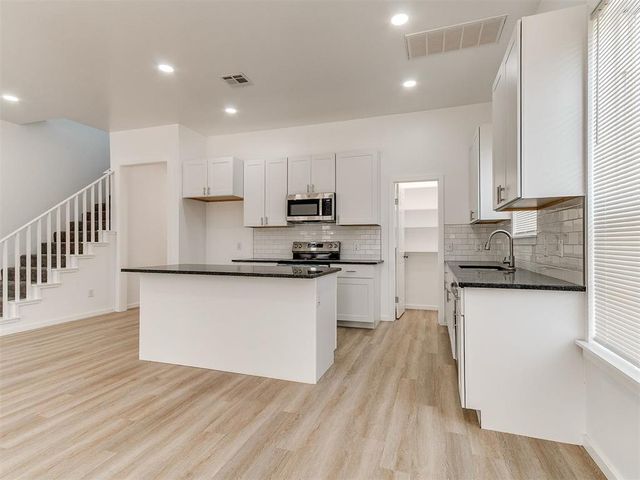 624 E Harrison Avenue, Guthrie, OK 73044