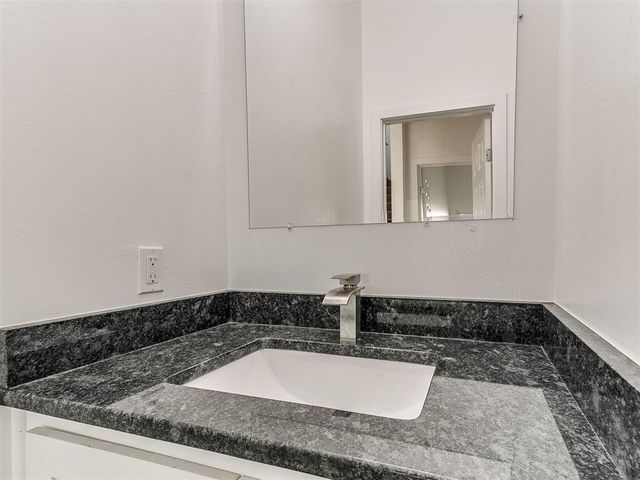 624 E Harrison Avenue, Guthrie, OK 73044