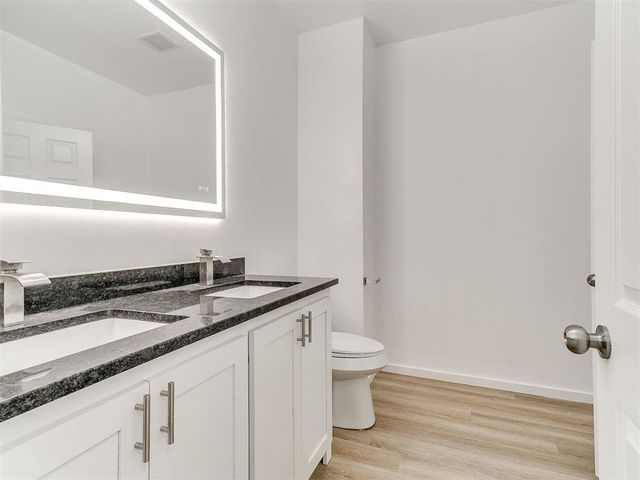 624 E Harrison Avenue, Guthrie, OK 73044