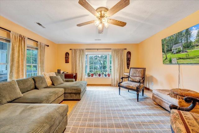 112 Shawsville Pike NE, Check, VA 24072