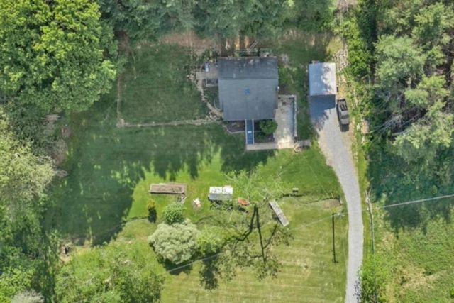 112 Shawsville Pike NE, Check, VA 24072