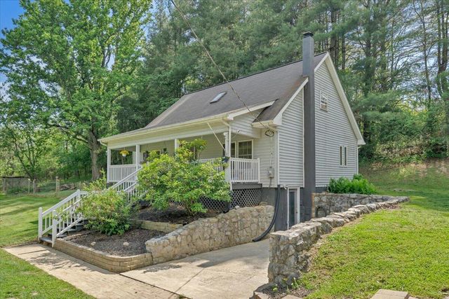 112 Shawsville Pike NE, Check, VA 24072