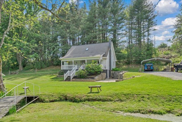 112 Shawsville Pike NE, Check, VA 24072