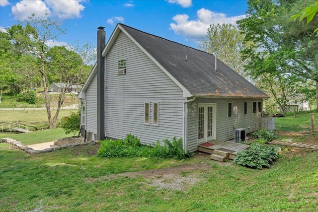 112 Shawsville Pike NE, Check, VA 24072