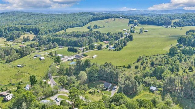 112 Shawsville Pike NE, Check, VA 24072