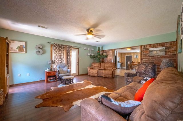 749 Molly Lane, Newark, AR 72562