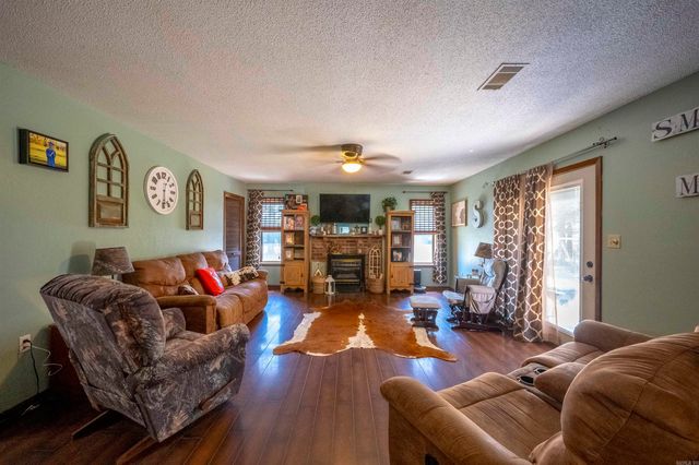 749 Molly Lane, Newark, AR 72562