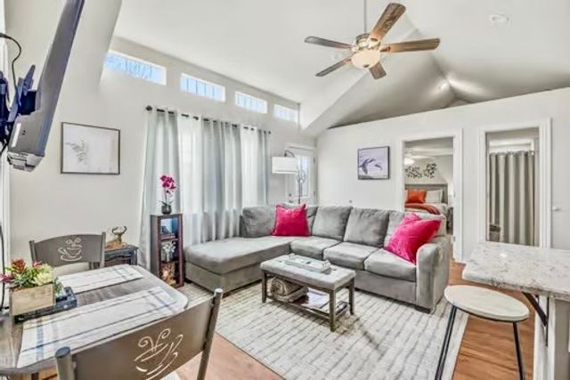 2013 Bedford Ct, Weatherford, TX 76087