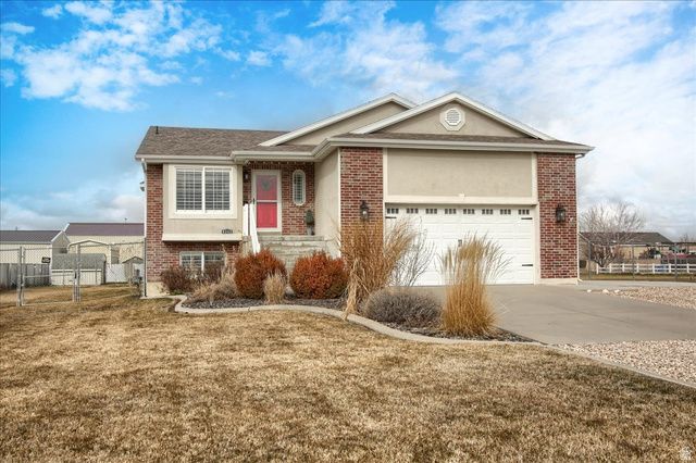 6242 W 5950 S, Hooper, UT 84315