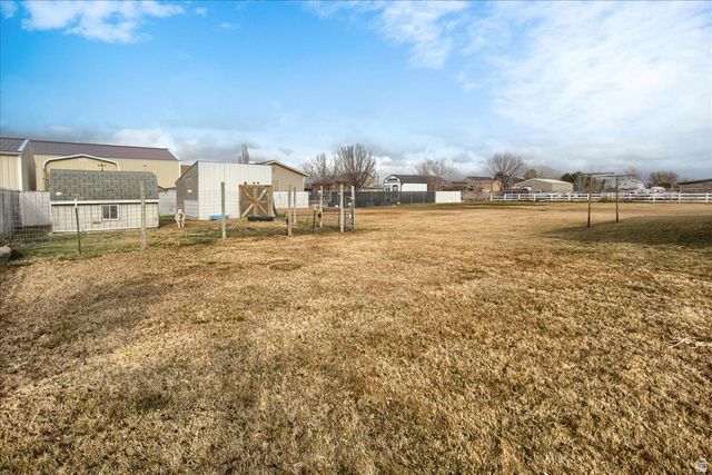 6242 W 5950 S, Hooper, UT 84315