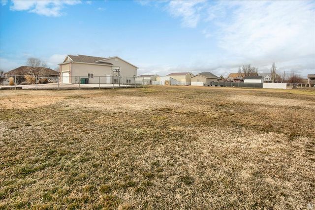 6242 W 5950 S, Hooper, UT 84315