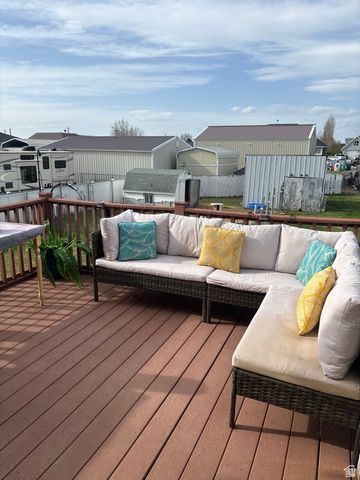 6242 W 5950 S, Hooper, UT 84315