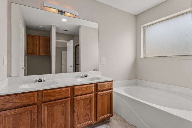 1012 High Crest Drive, Azle, TX 76020