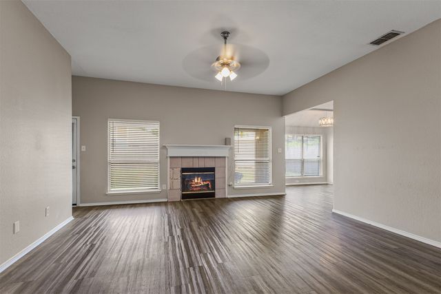 1012 High Crest Drive, Azle, TX 76020