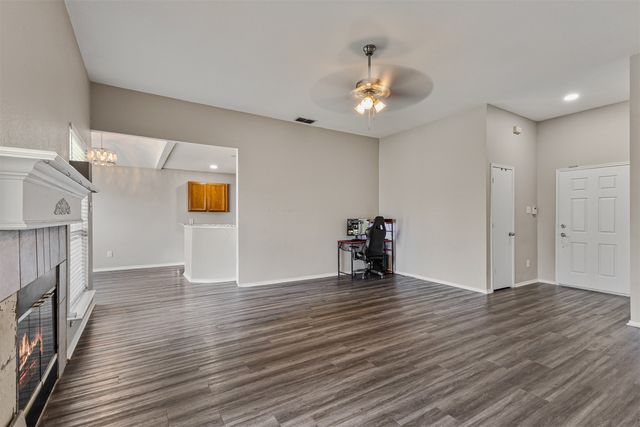 1012 High Crest Drive, Azle, TX 76020