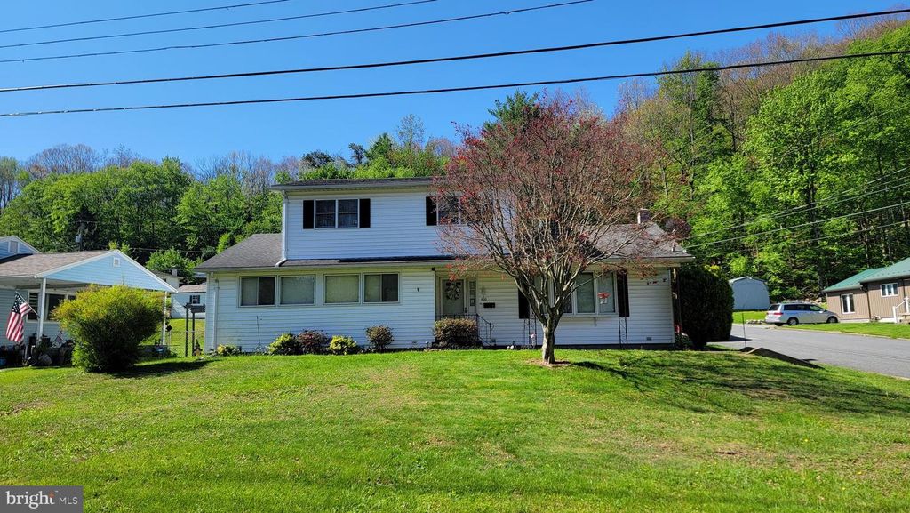 600 PARKVIEW RD, Lykens, PA 17048