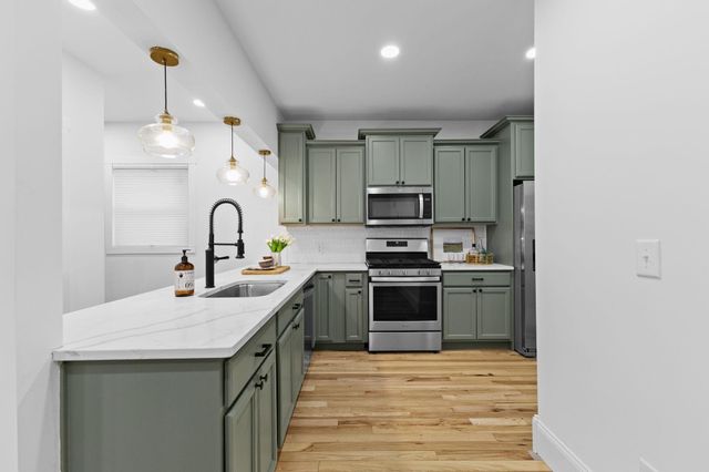 606 Cromwell Avenue, Saint Paul, MN 55104