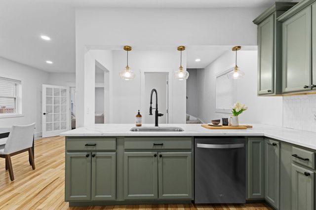 606 Cromwell Avenue, Saint Paul, MN 55104