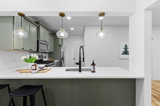 606 Cromwell Avenue, Saint Paul, MN 55104