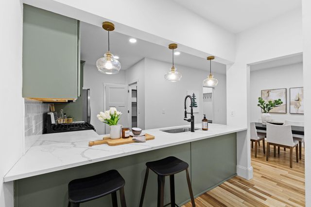 606 Cromwell Avenue, Saint Paul, MN 55104