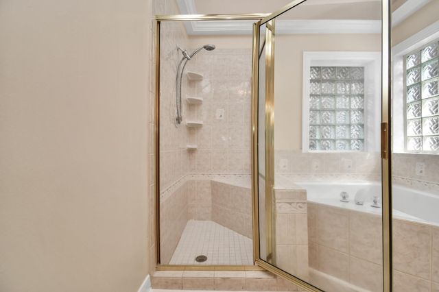 4727 Cashel Castle Drive, Houston, TX 77069