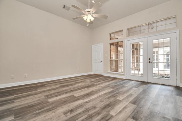 4727 Cashel Castle Drive, Houston, TX 77069