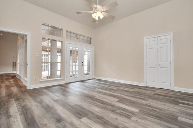 4727 Cashel Castle Drive, Houston, TX 77069