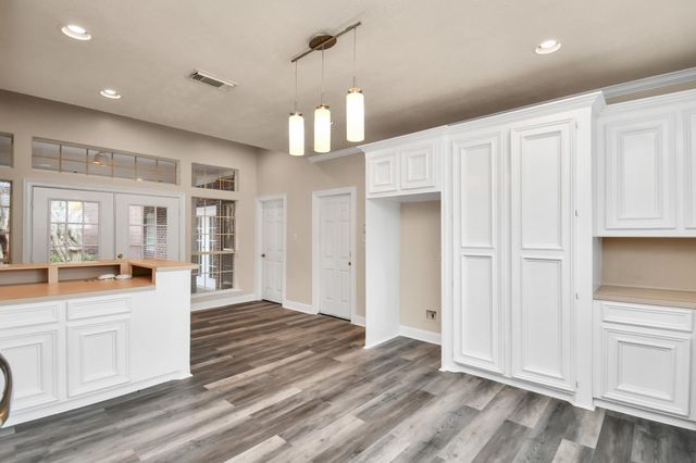 4727 Cashel Castle Drive, Houston, TX 77069