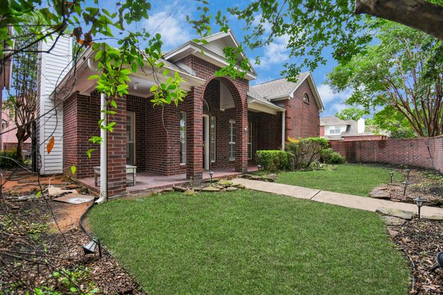 4727 Cashel Castle Drive, Houston, TX 77069