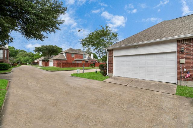 4727 Cashel Castle Drive, Houston, TX 77069