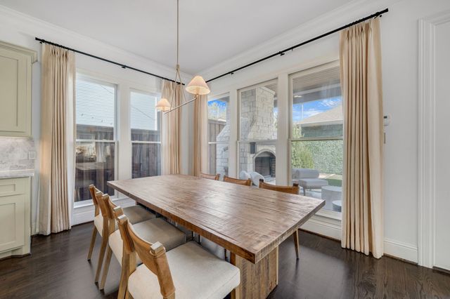 5943 Velasco Avenue, Dallas, TX 75206