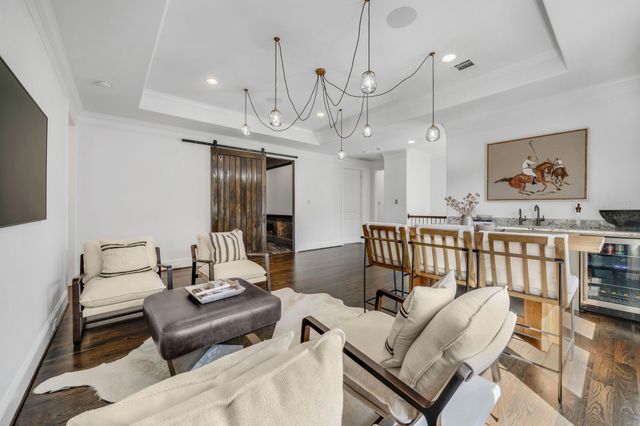 5943 Velasco Avenue, Dallas, TX 75206