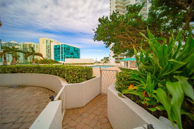 16445 Collins Ave 425, Sunny Isles Beach, FL 33160