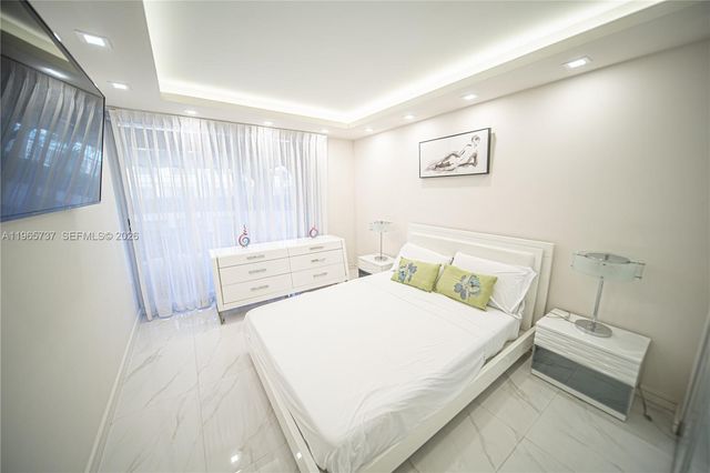 16445 Collins Ave 425, Sunny Isles Beach, FL 33160