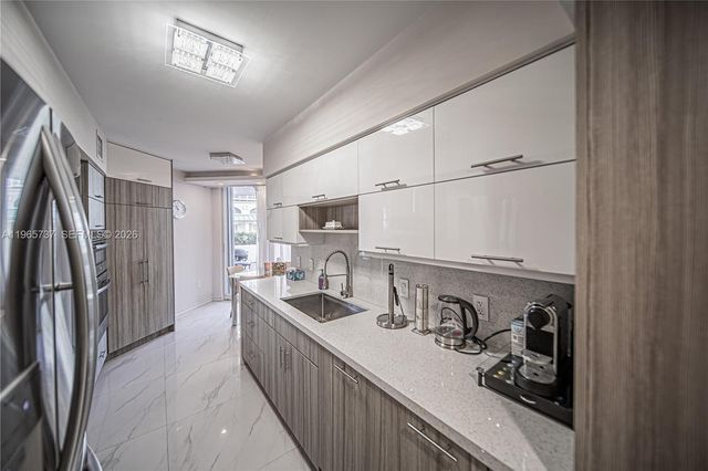 16445 Collins Ave 425, Sunny Isles Beach, FL 33160