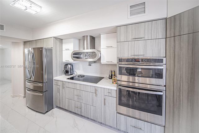 16445 Collins Ave 425, Sunny Isles Beach, FL 33160